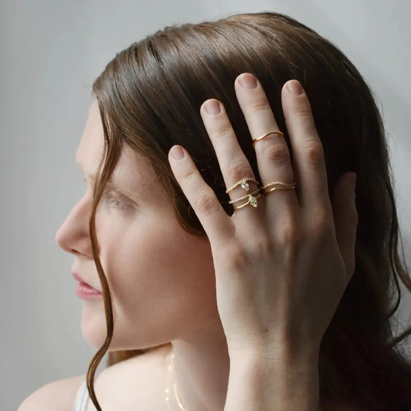 Trendy Minimalist Jewelry For Everyday Wear Nalu Plain Wave Band Ring