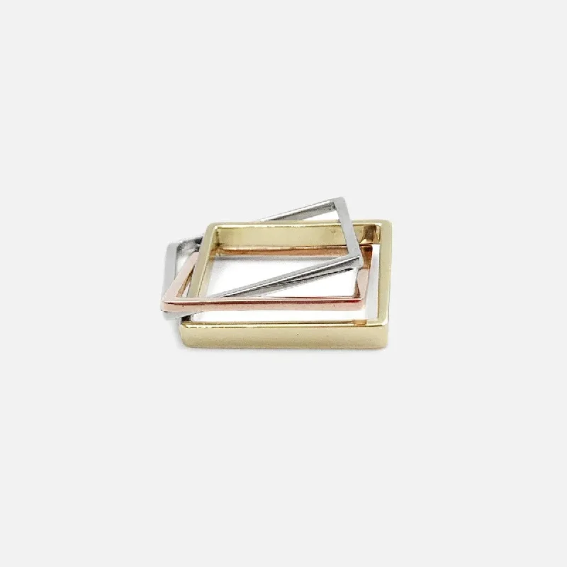 Unmissable Discounts On Timeless Jewelry Pieces Three Band Puzzle Ring in Yellow, White and Rose Gold Unmissable Discounts On Timeless Jewelry Pieces Three Band Puzzle Ring in Yellow, White and Rose Gold