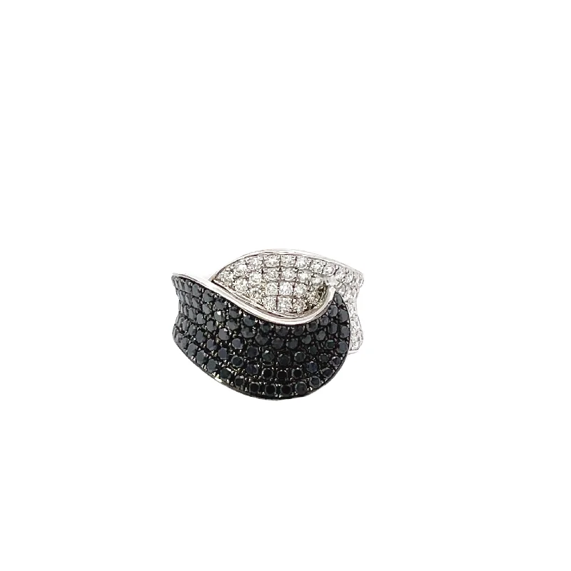 Fashion-Forward Jewelry At Exclusive Discounts White Gold Black Diamond Ring