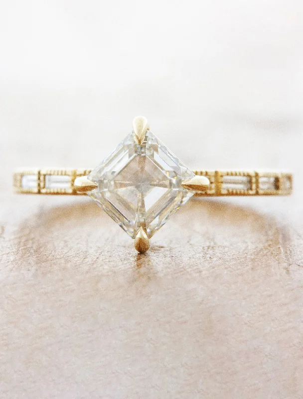 Make Your Outfit Shine With Discounted Jewelry Afrik - Asscher