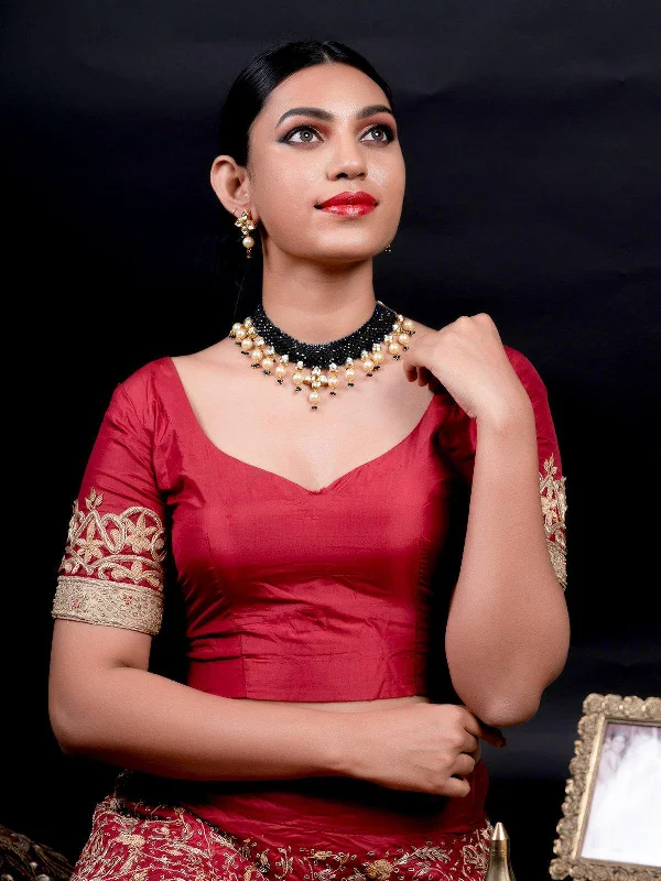 Elegant Necklaces And Bracelets At Limited-Time Offers Odette Women Royal Black Beautiful Onyx-Pearl-Kundan Choker Set!