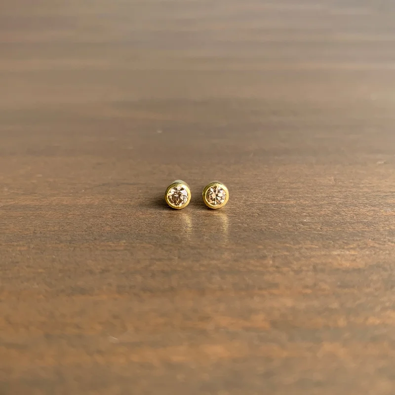 Luxury Jewelry Now At Special Promotional Rates Round Brown Diamond Stud Earrings