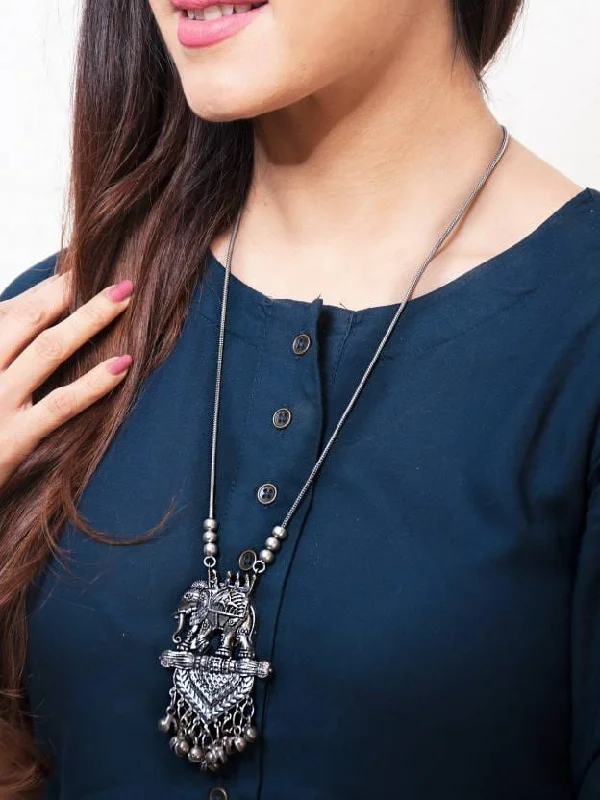 Fashion-Forward Geometric Jewelry For Contemporary Style Rubans Silver Oxidised Handcrafted Elephant Pendant Necklace Fashion-Forward Geometric Jewelry For Contemporary Style Rubans Silver Oxidised Handcrafted Elephant Pendant Necklace