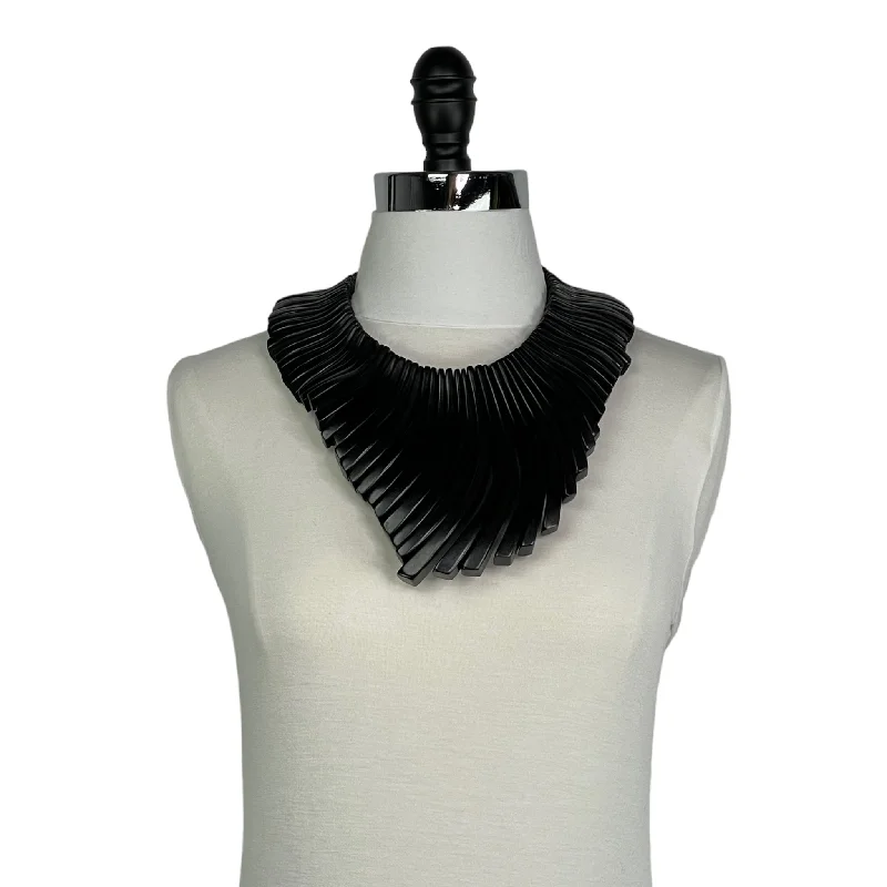 Exclusive Jewelry Bundles At Discounted Rates EBONY "WAVES" NECKLACE