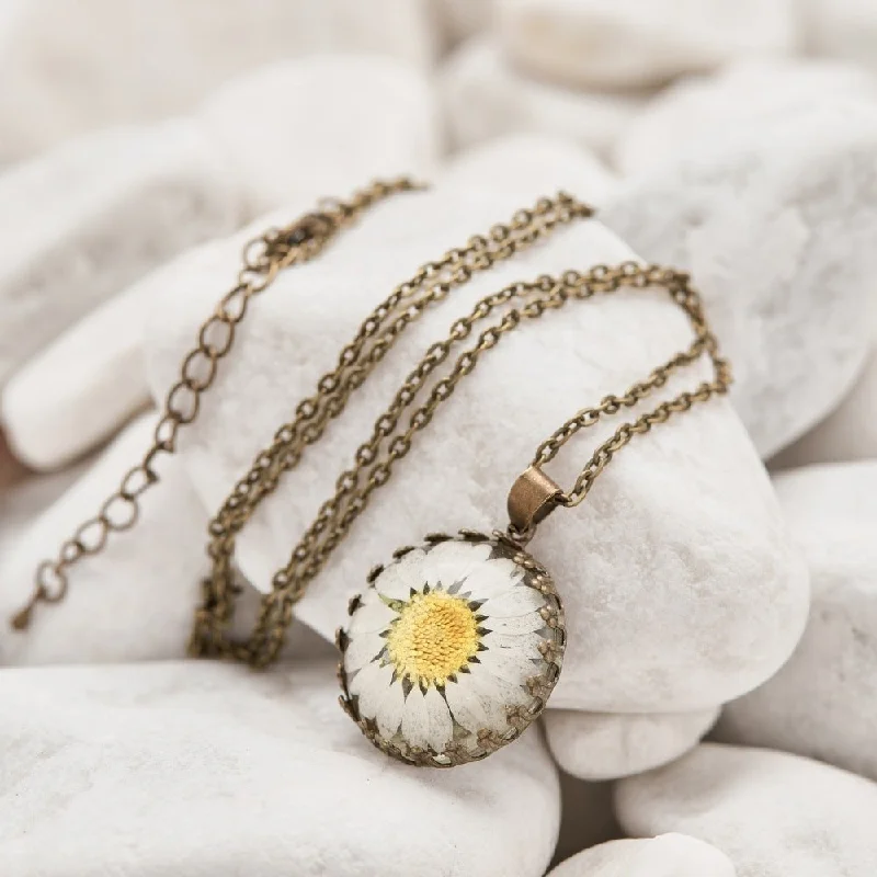 Unique Jewelry For Less – Shop The Sale Now Botanical Dreamer Daisy Necklace