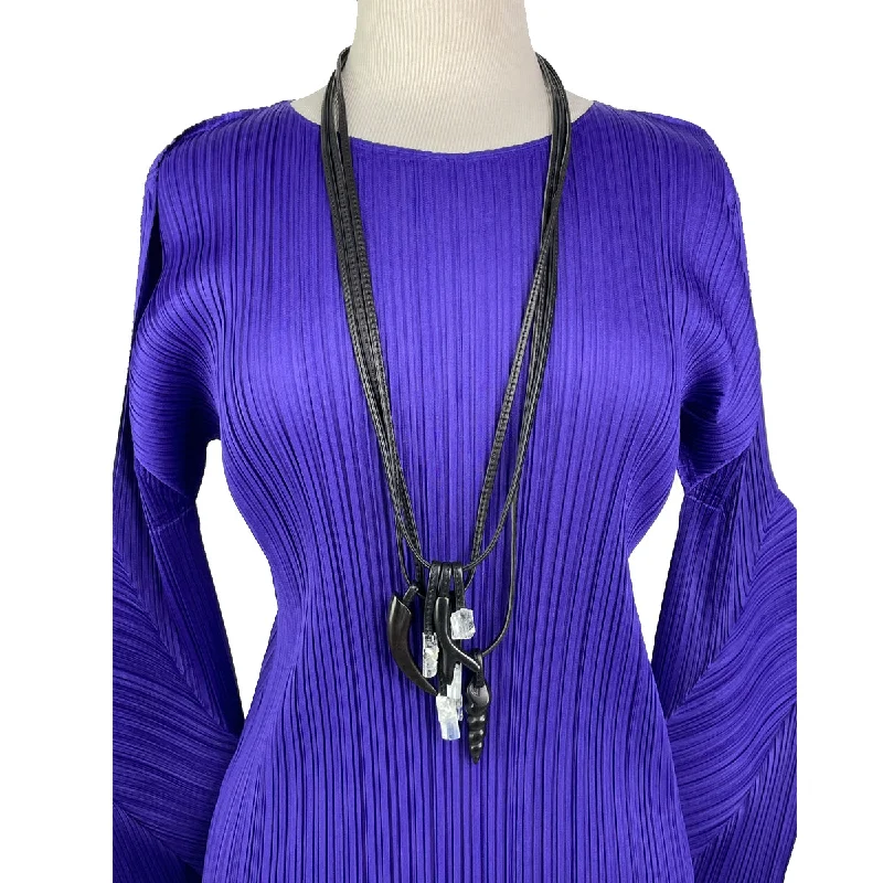 Your Perfect Accessory Now At The Best Price AQUAMARINE/LEATHER NECKLACE