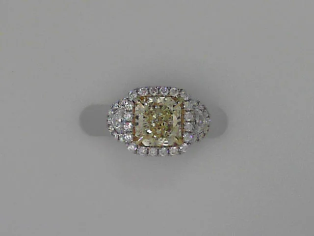 Seasonal Jewelry Deals – Elevate Your Style Diamond Engagement Ring