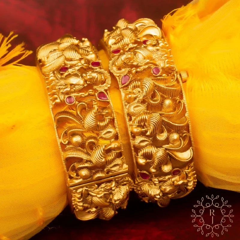 Seasonal Jewelry Sale – Upgrade Your Style Today Raddhi Jewels Designer Premium Quality Rajwadi Gold Plated Brass Openable Kada/Bangles Set Seasonal Jewelry Sale – Upgrade Your Style Today Raddhi Jewels Designer Premium Quality Rajwadi Gold Plated Brass Openable Kada/Bangles Set
