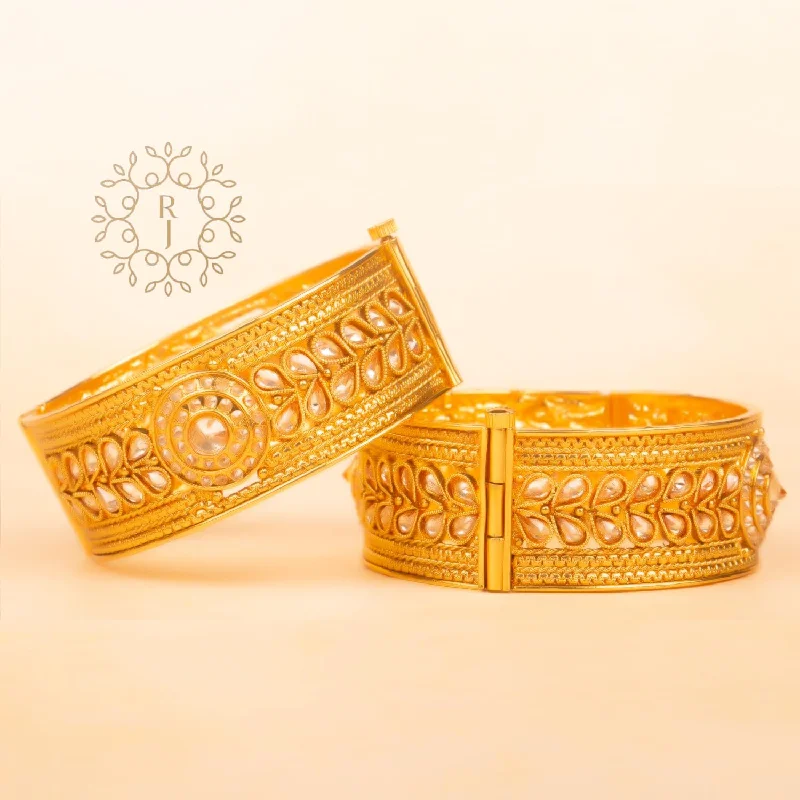 Handcrafted Jewelry Sale – Unique Designs At Low Prices Raddhi Jewels Designer Premium Quality Rajwadi Gold Plated Brass Openable Kada/Bangles Set Handcrafted Jewelry Sale – Unique Designs At Low Prices Raddhi Jewels Designer Premium Quality Rajwadi Gold Plated Brass Openable Kada/Bangles Set