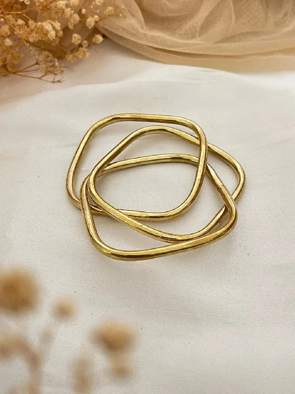 Huge Savings On Timeless Jewelry Collections Sterling Silver Square Shaped Interconnected Bangles Huge Savings On Timeless Jewelry Collections Sterling Silver Square Shaped Interconnected Bangles